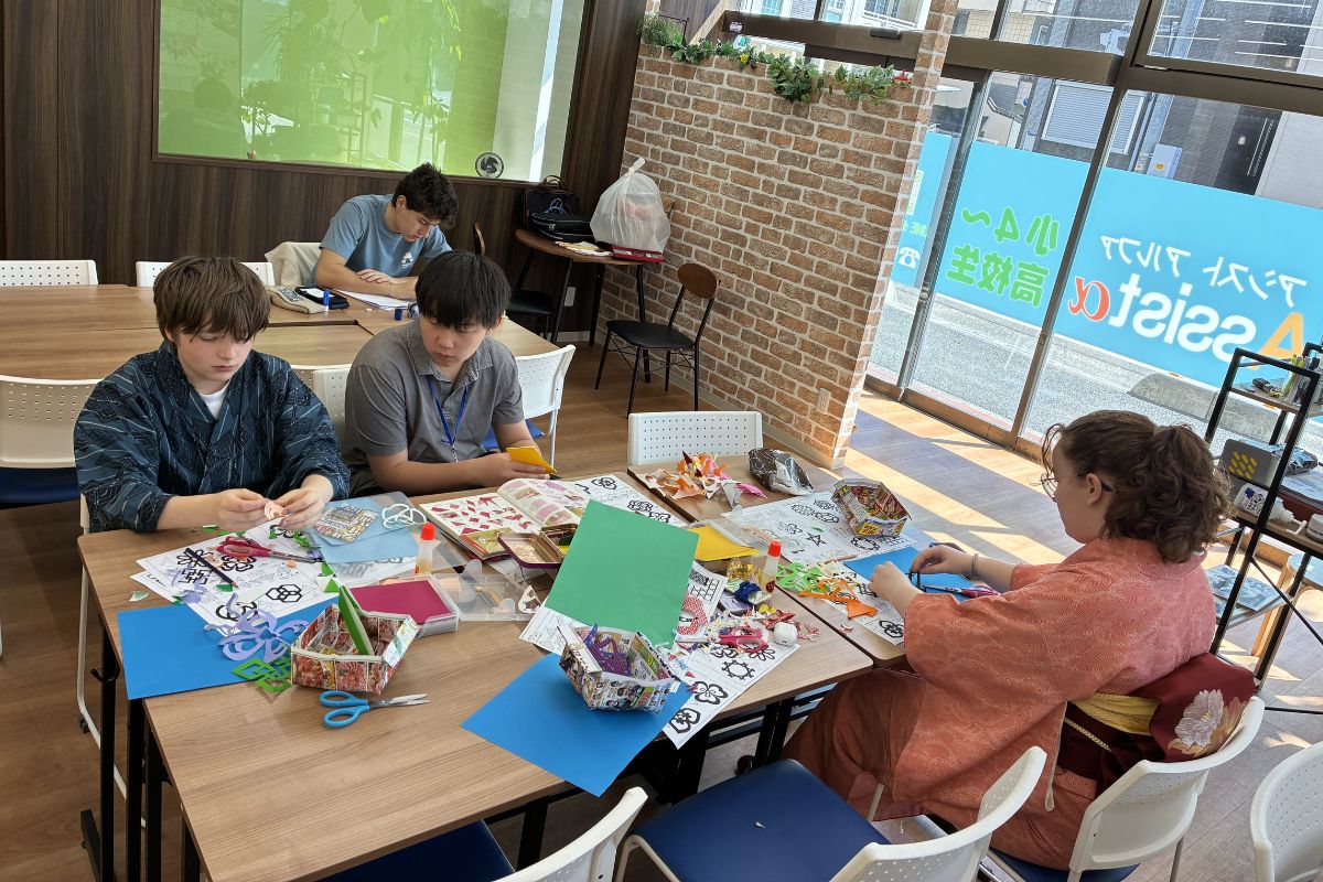 Japanese paper-cutting experience